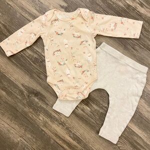 Baby Christmas Reindeer Onesie Bodysuit and Pants Set Size 3-6 Months